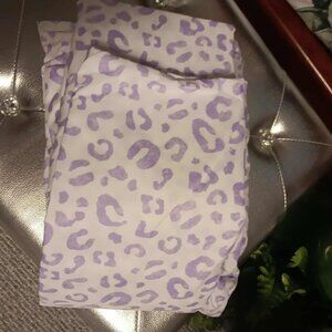 Sheet set Purple on white animal spots Full size by Your Zone